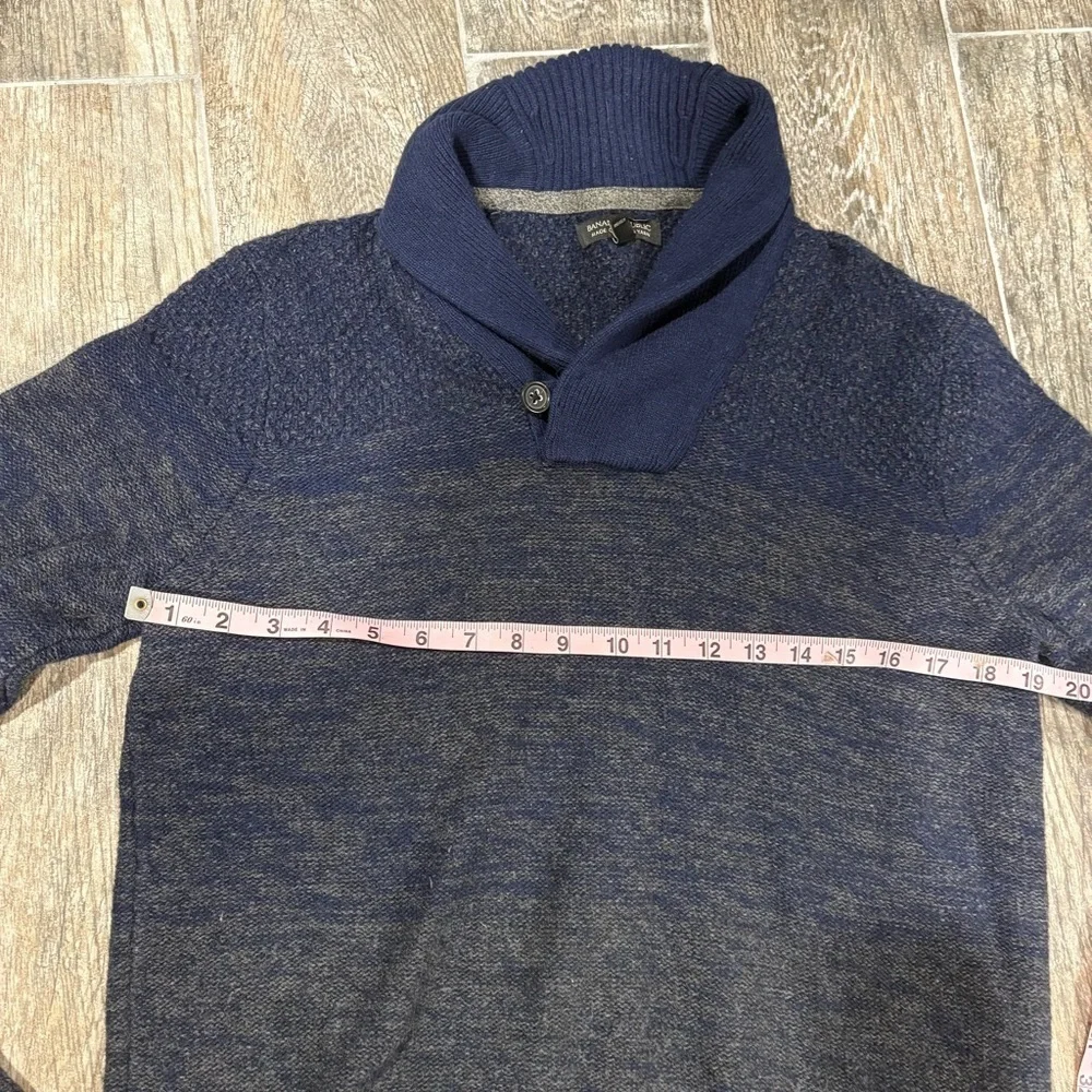 Banana Republic Mens Merino Wool Blend Blue Sweater Sz M Foldover‎ Collar Preppy